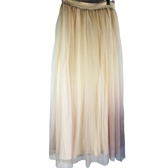 lauren conrad Dresses & Skirts - Lauren Conrad Runway NWT sz 8 Blush Tulle skirt